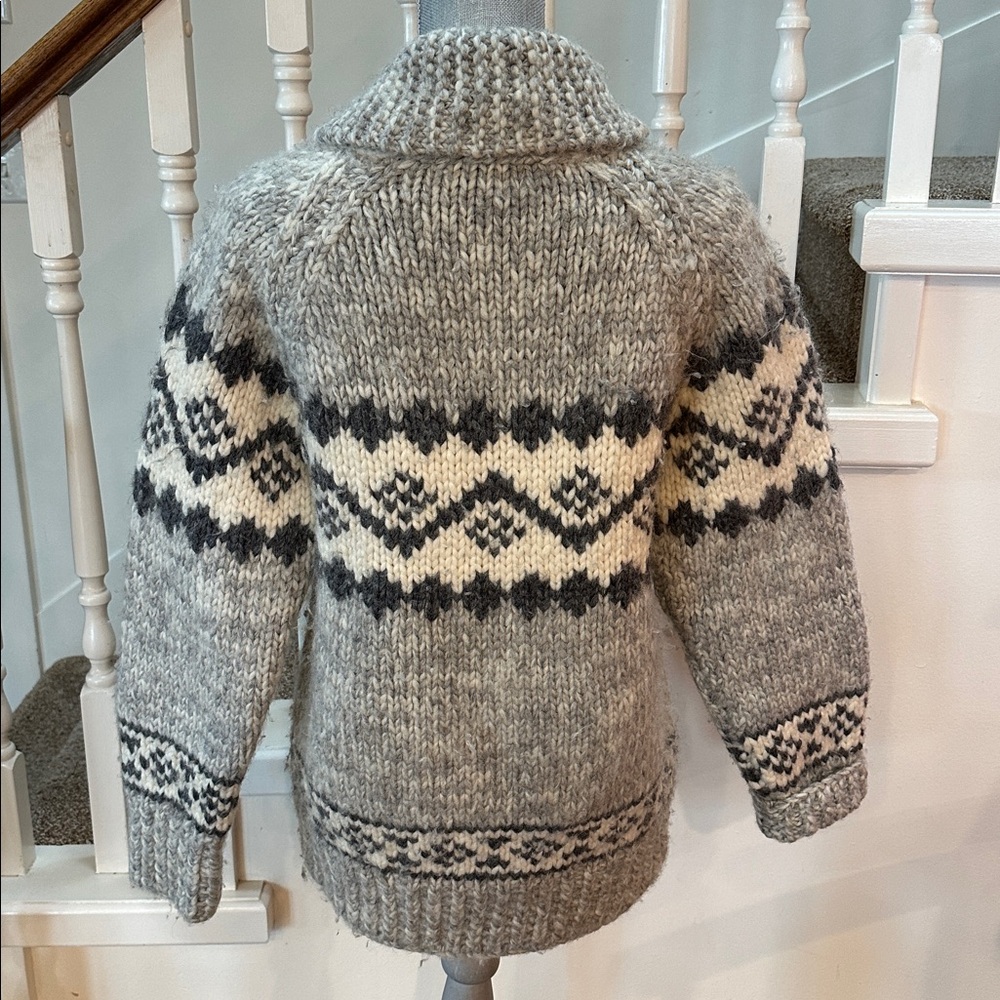 Cowichan Wool
Sweater - Picture 2 of 7